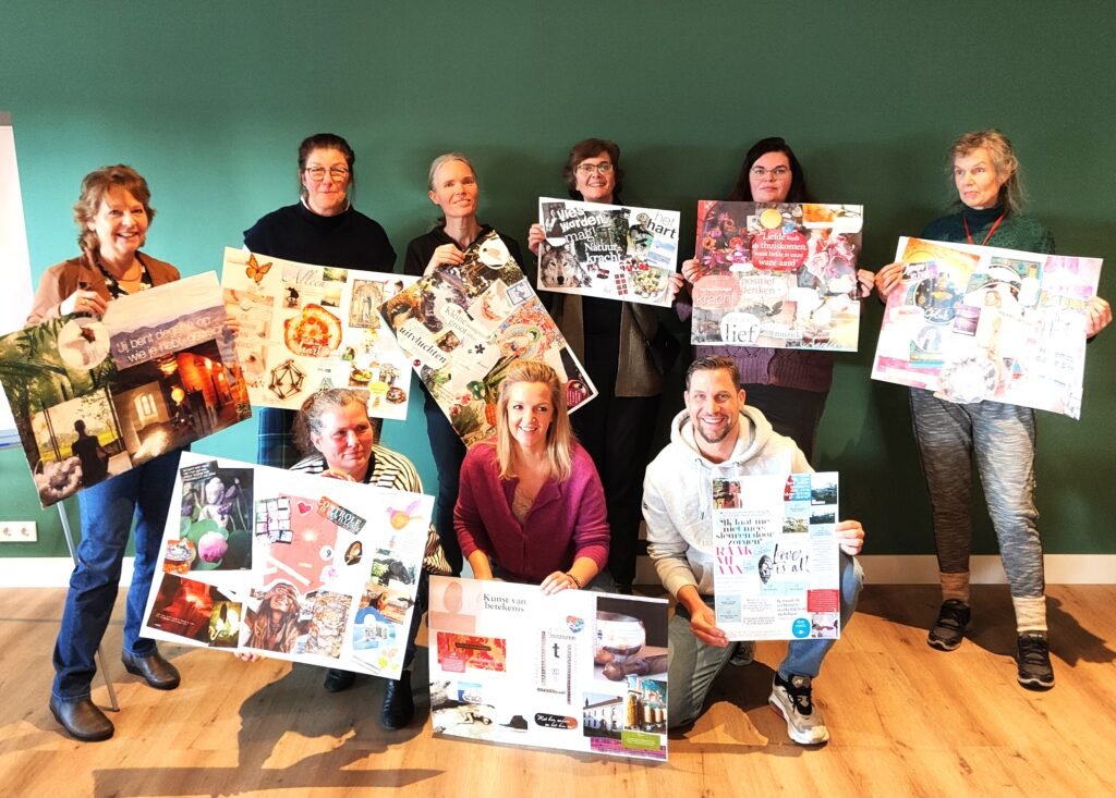 mensen-met-visionborden-heiligenachten-ontdek-je-missie- workshop- Hoorn-aya-academie